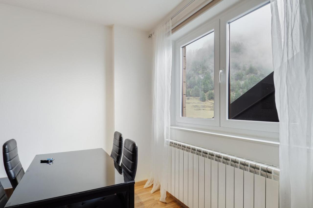 Comfortable Studio With Mountain View In Arinsal 40 M² + Ski Storage Ngoại thất bức ảnh