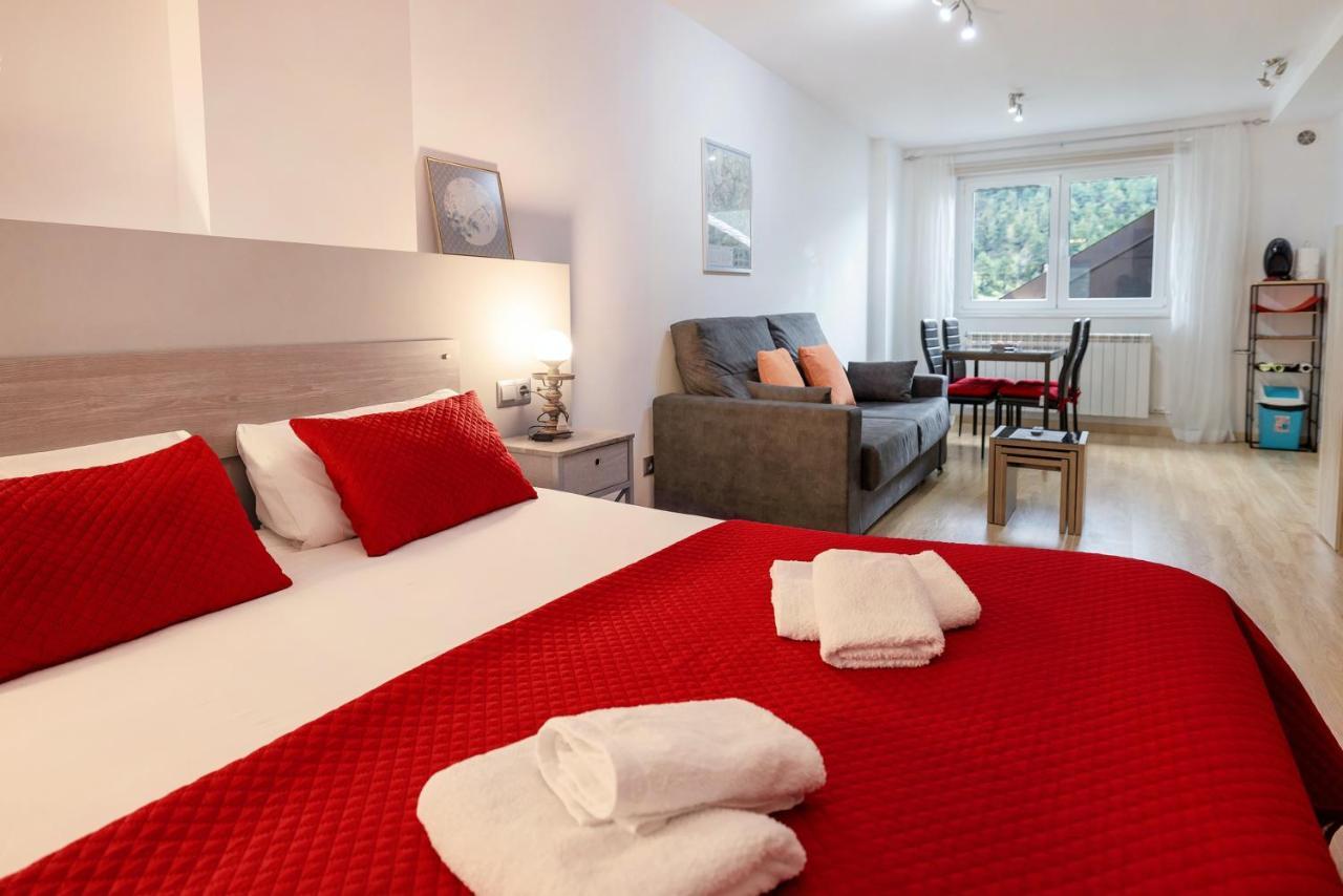 Comfortable Studio With Mountain View In Arinsal 40 M² + Ski Storage Ngoại thất bức ảnh